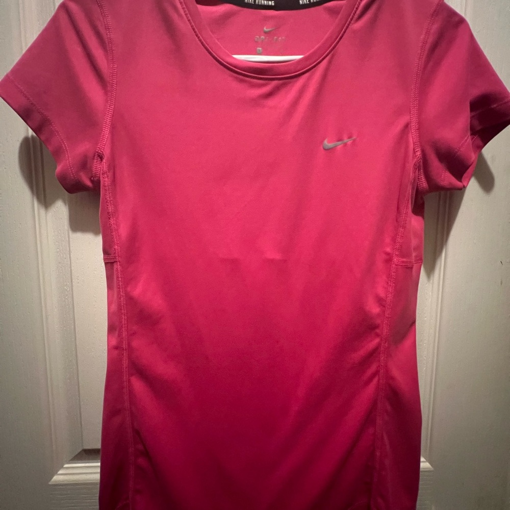 Nike women’s running miler top size small color pink